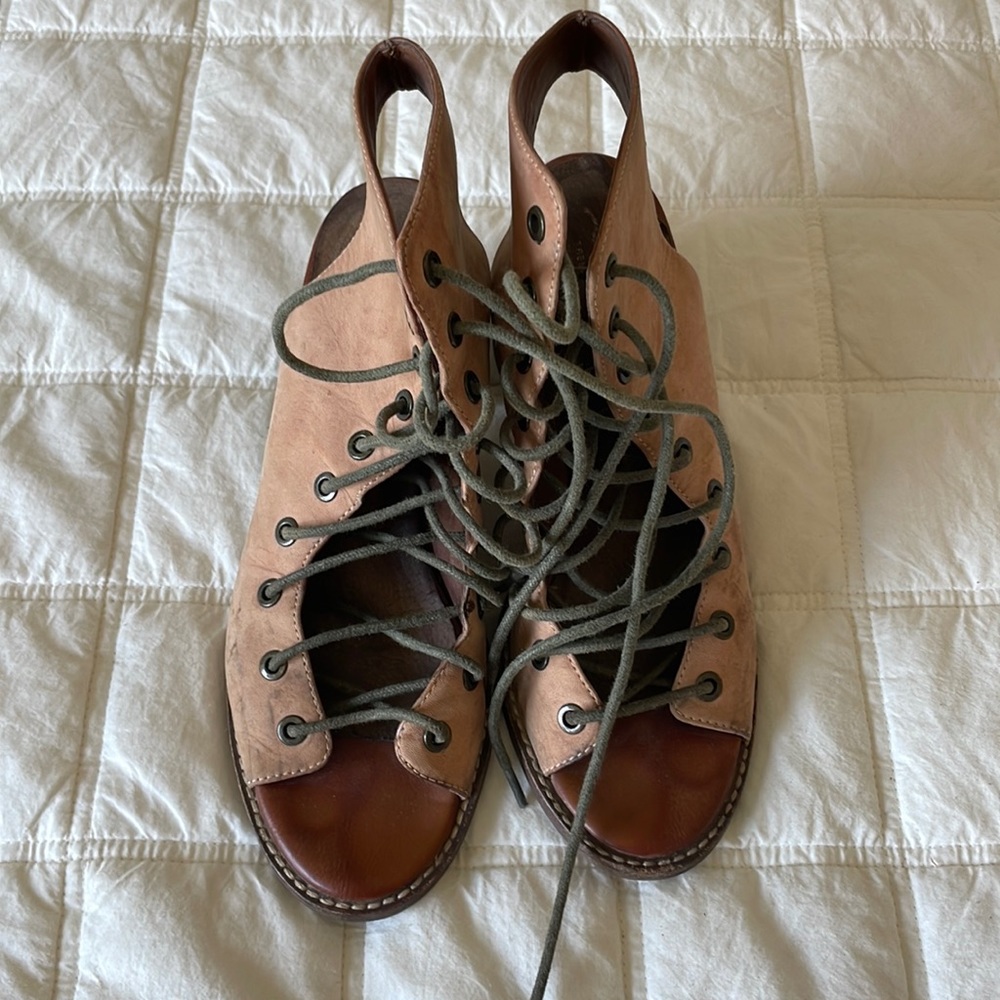 Jeffrey Campbell Cors booties